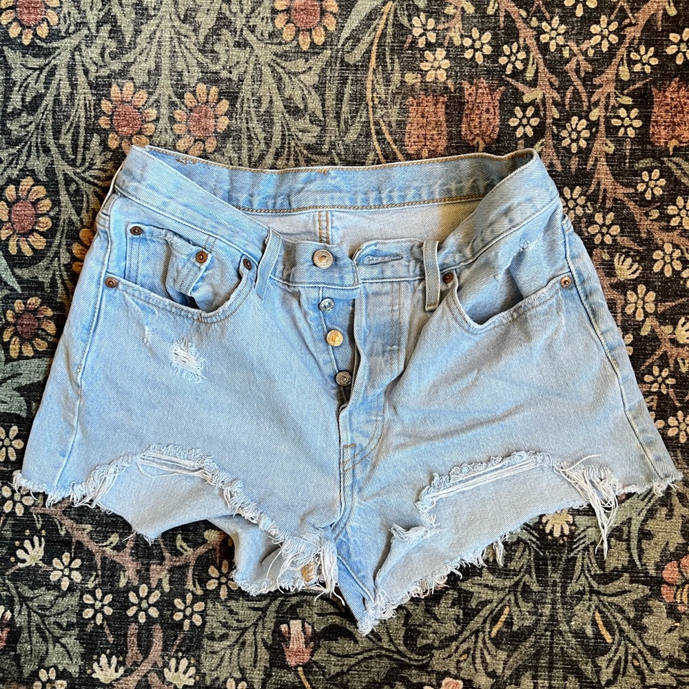 Levi distressed Jean shorts